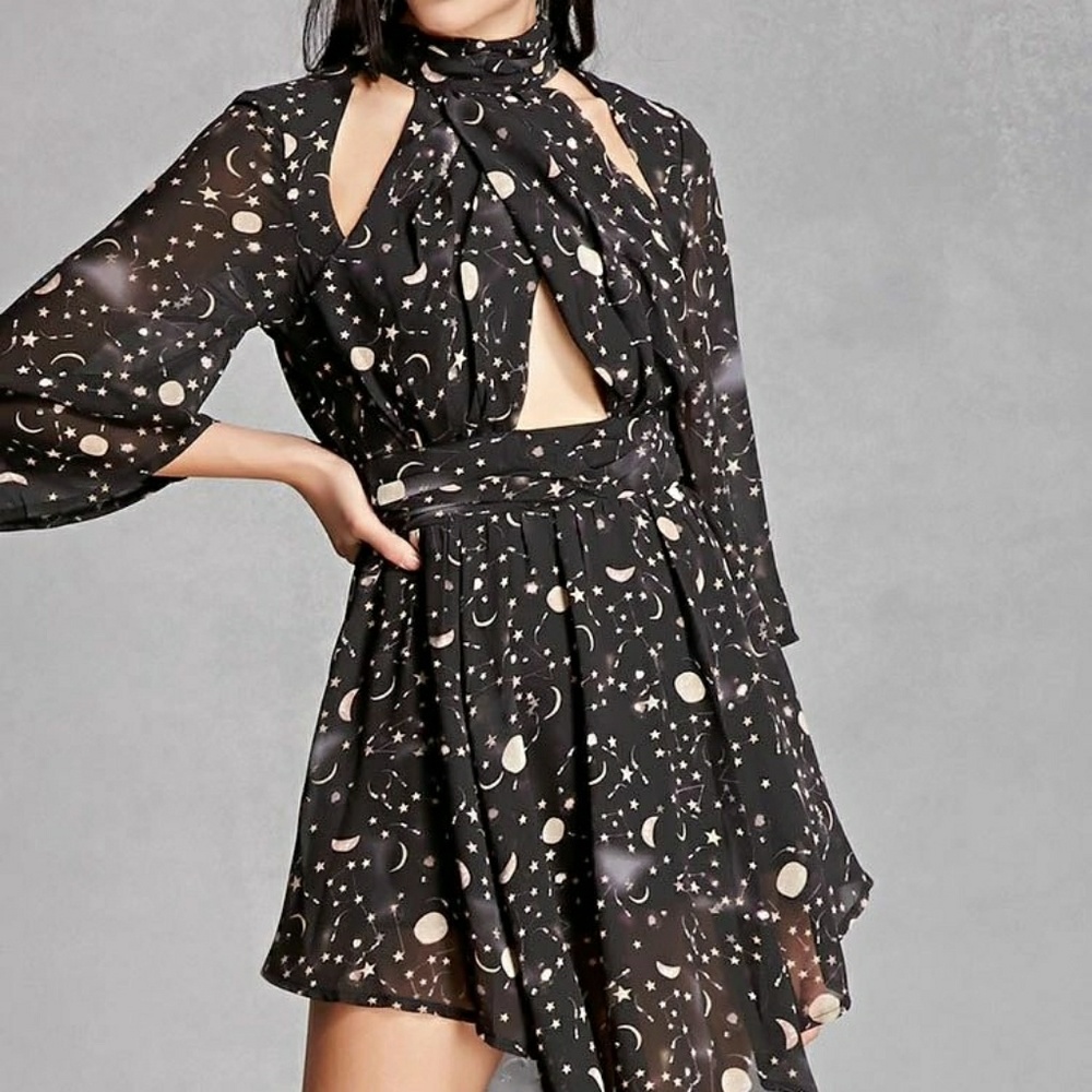 Selfie Leslie Romper galaxy